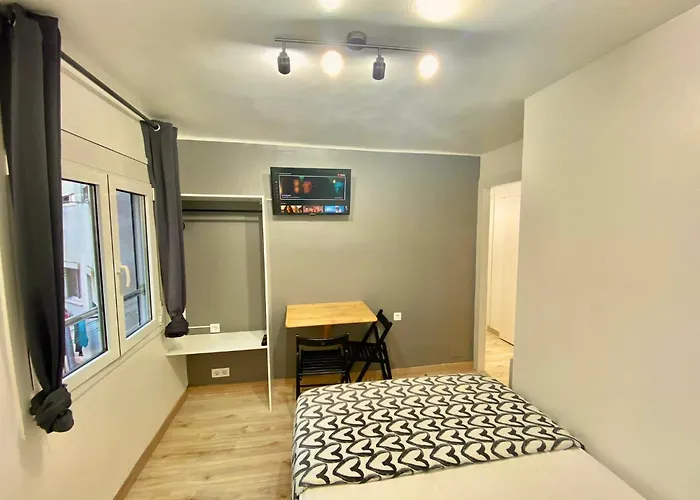 Suites Nuevas Con Bano Privado Frente Al Metro St Mwc Barcelona-Fira