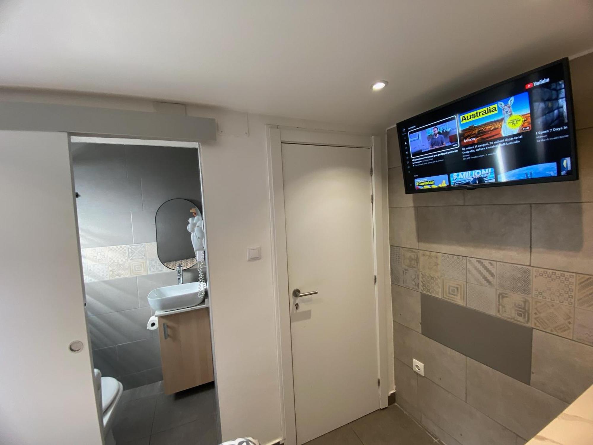 Nuevas Con Bano Privado Frente Al Metro St Mwc Barcelona-fira