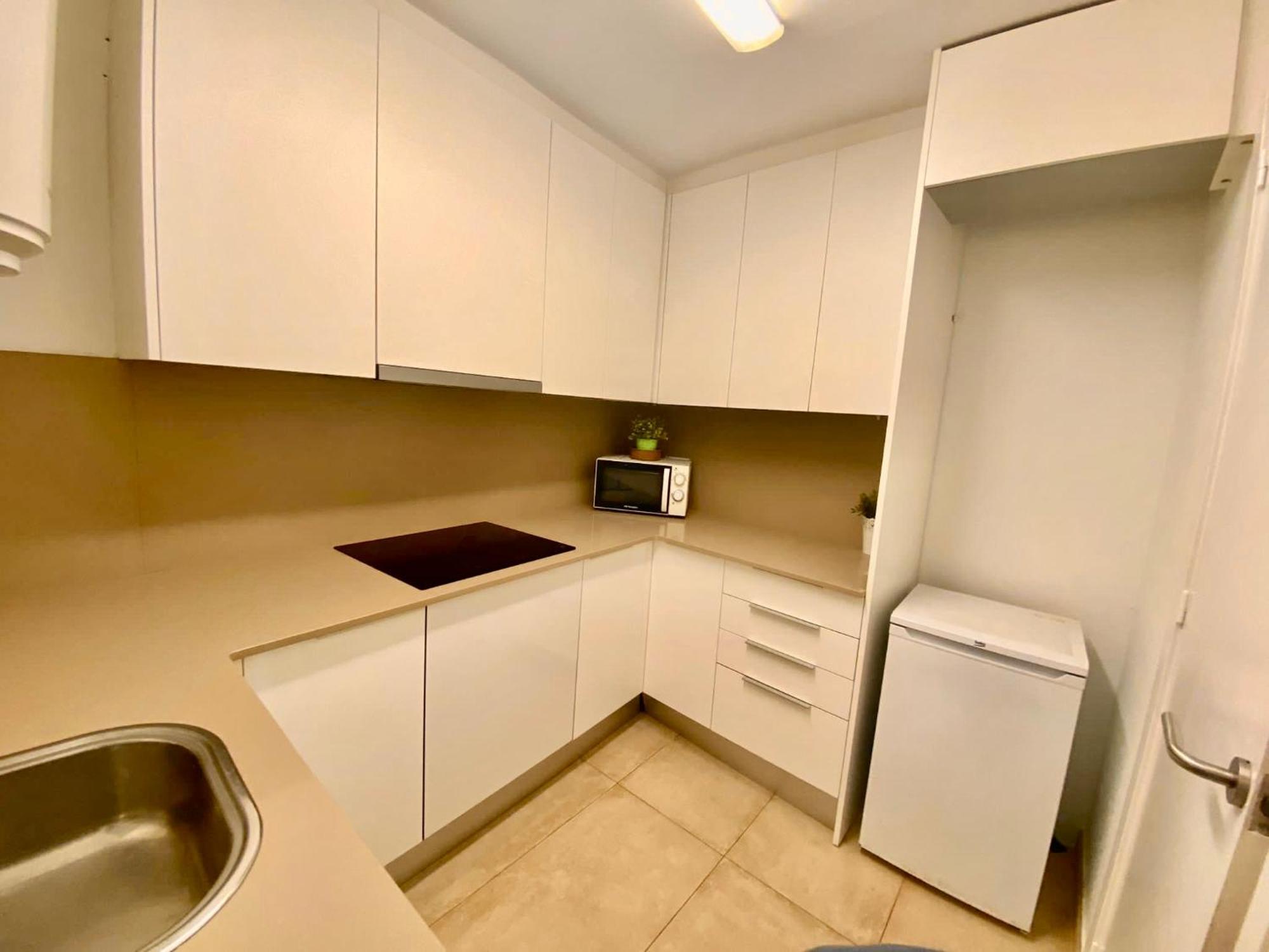 Nuevas Con Bano Privado Frente Al Metro St Mwc Barcelona-fira