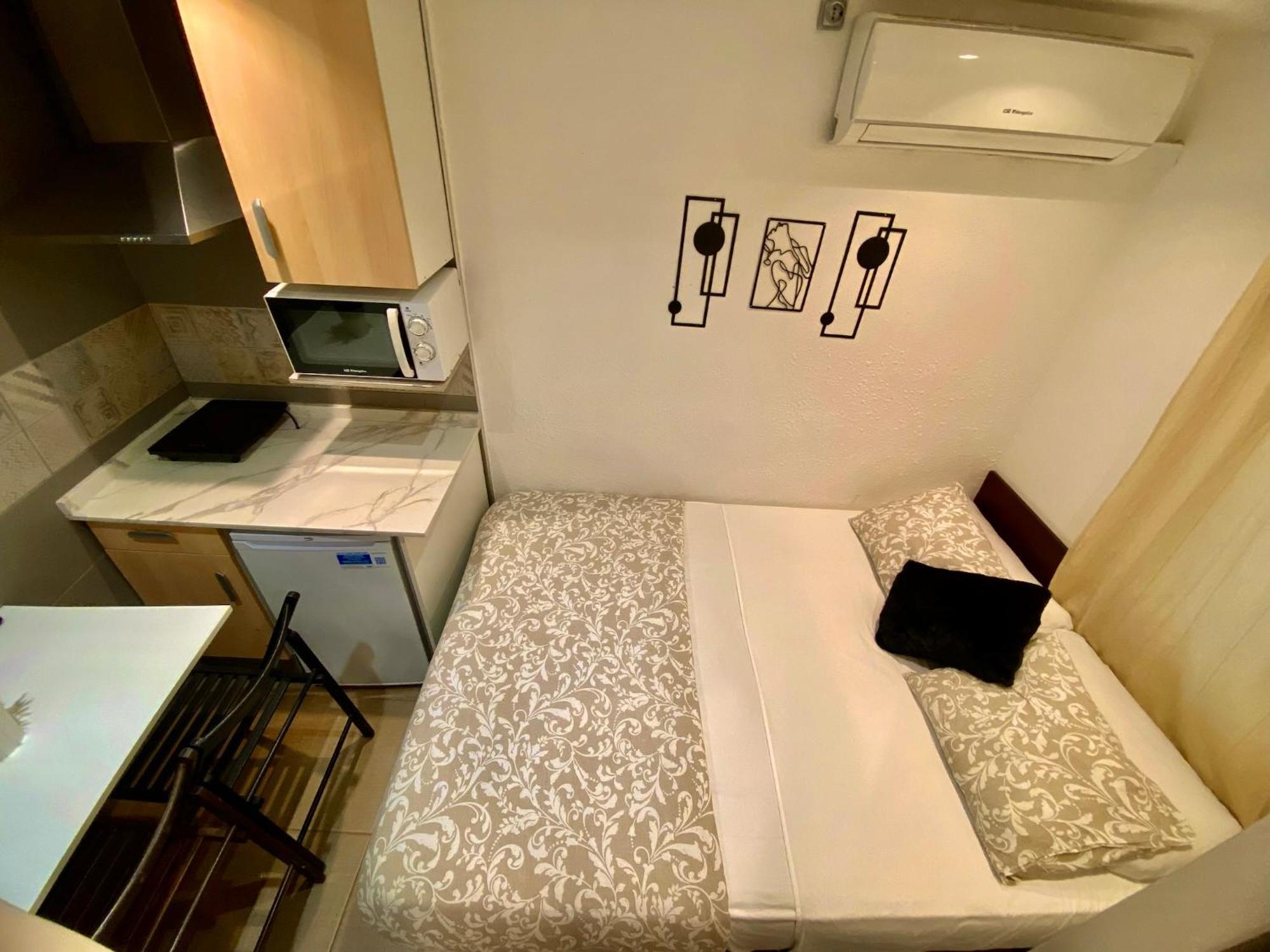Nuevas Con Bano Privado Frente Al Metro St Mwc Barcelona-fira