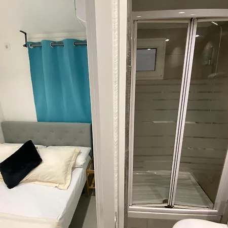 Suites Nuevas Con Bano Privado Frente Al Metro St Mwc Barcelona-Fira L'Hospitalet de Llobregat Esterno foto