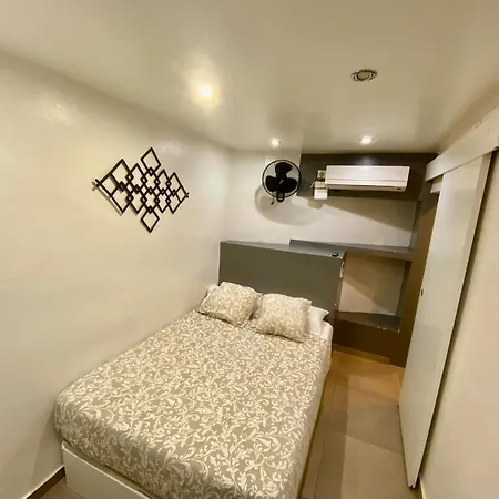 Suites Nuevas Con Bano Privado Frente Al Metro St Mwc Barcelona-Fira L'Hospitalet de Llobregat Exterior photo