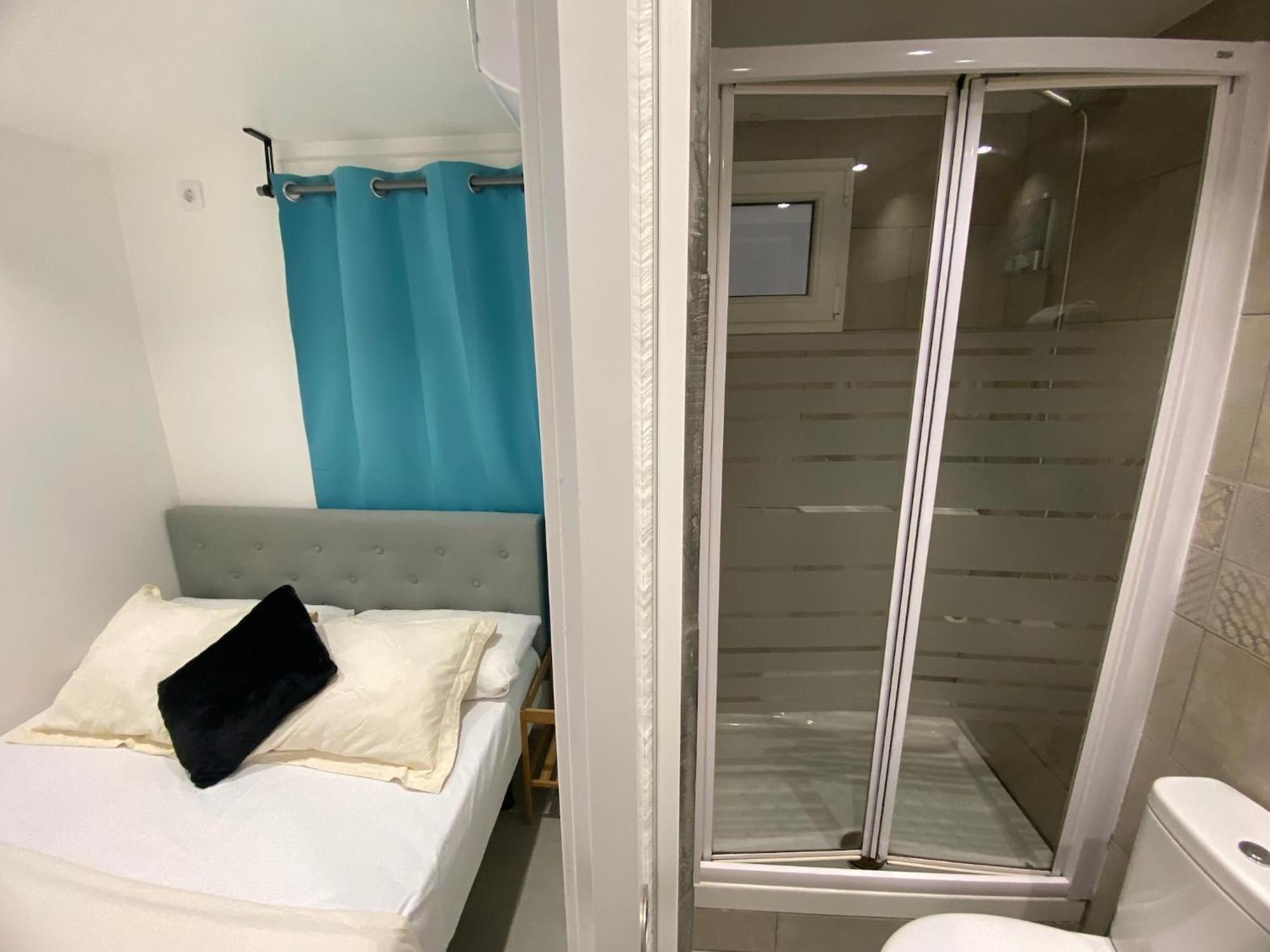Nuevas Con Bano Privado Frente Al Metro St Mwc Barcelona-fira