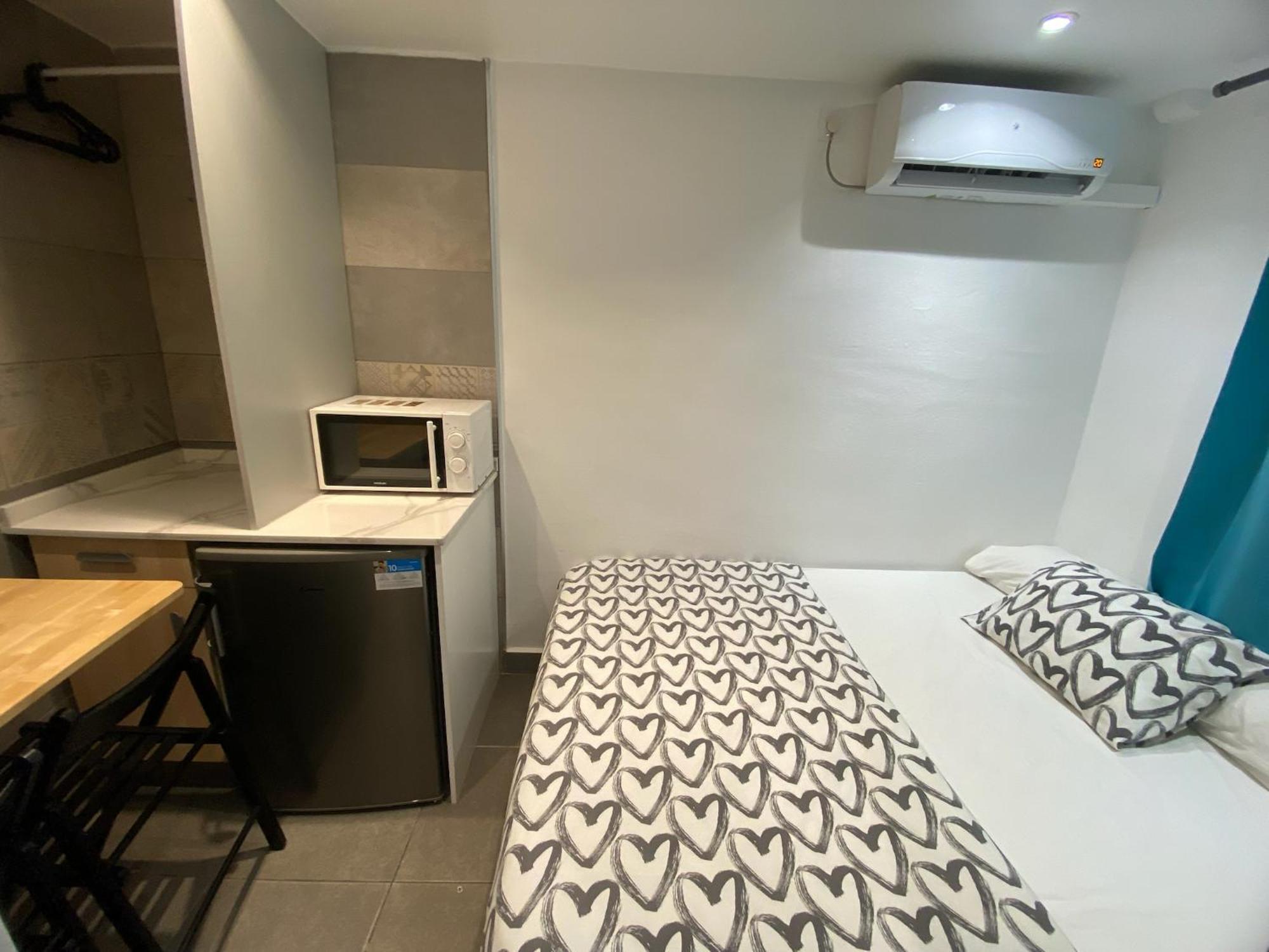 Nuevas Con Bano Privado Frente Al Metro St Mwc Barcelona-fira Apartment *