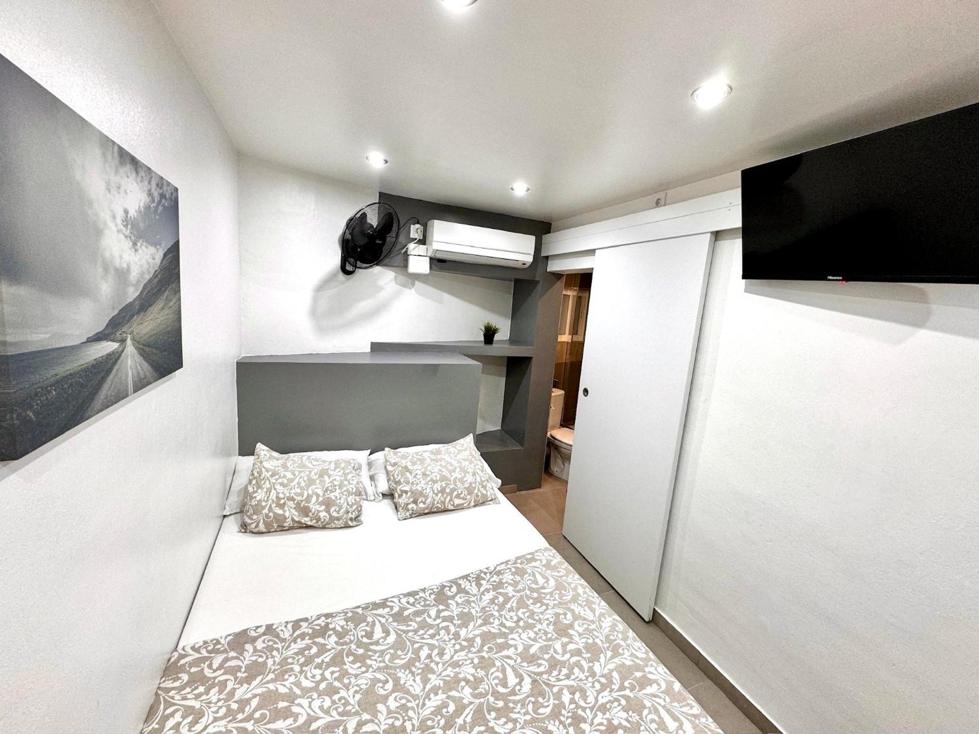 Apartment Nuevas Con Bano Privado Frente Al Metro St Mwc Barcelona-fira
