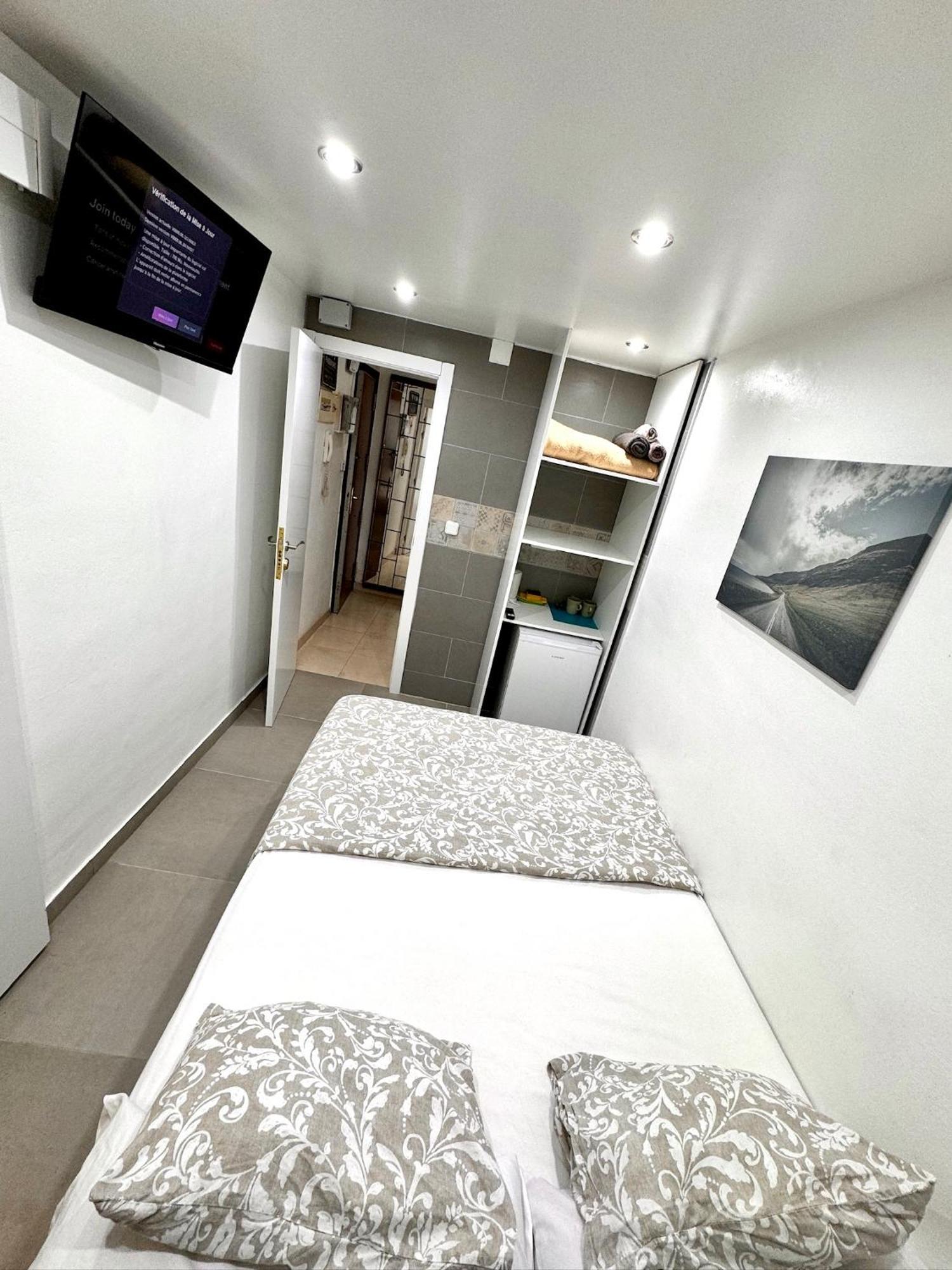 Apartment Nuevas Con Bano Privado Frente Al Metro St Mwc Barcelona-fira L’Hospitalet de Llobregat