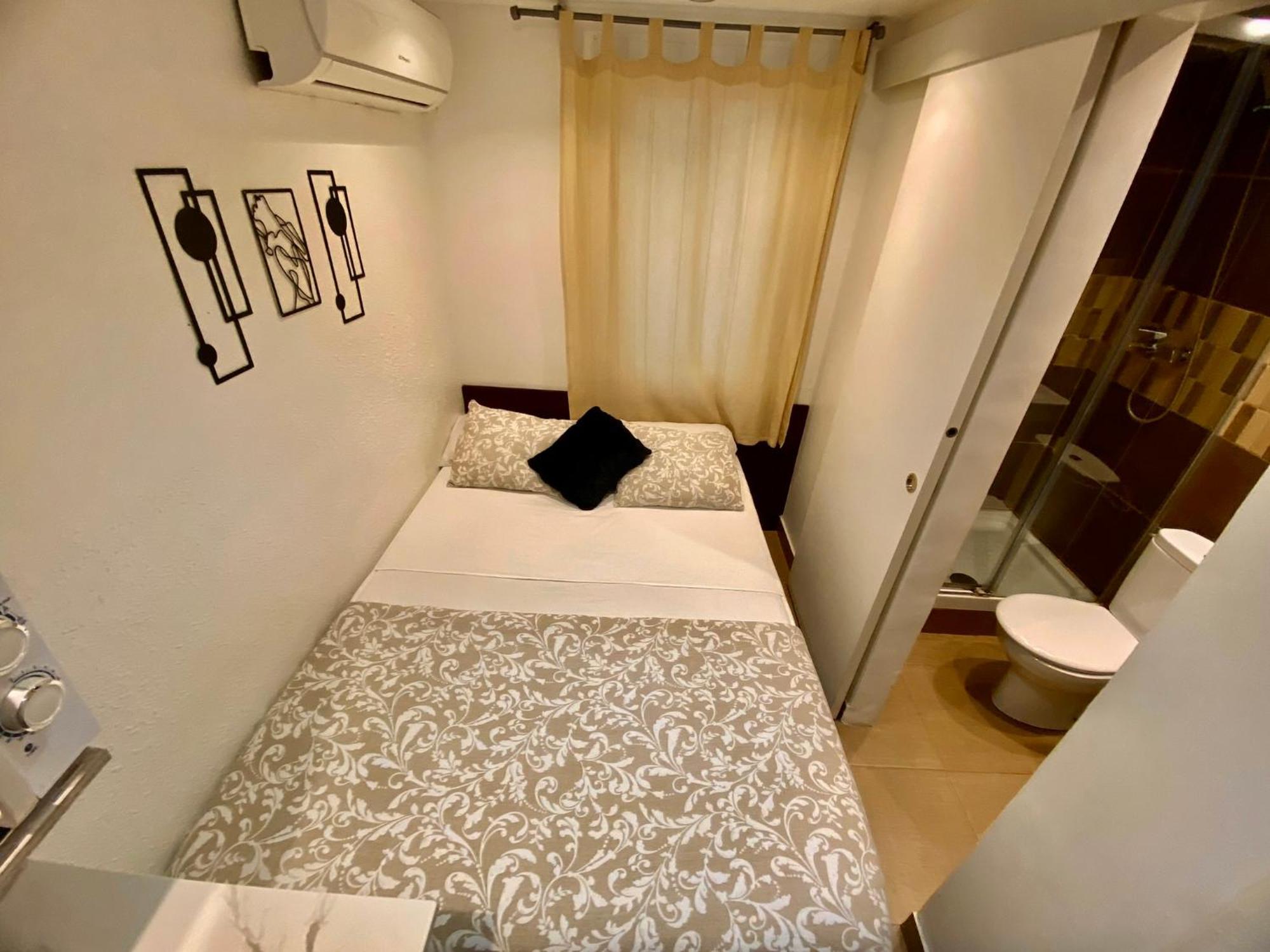 Nuevas Con Bano Privado Frente Al Metro St Mwc Barcelona-fira Apartment *