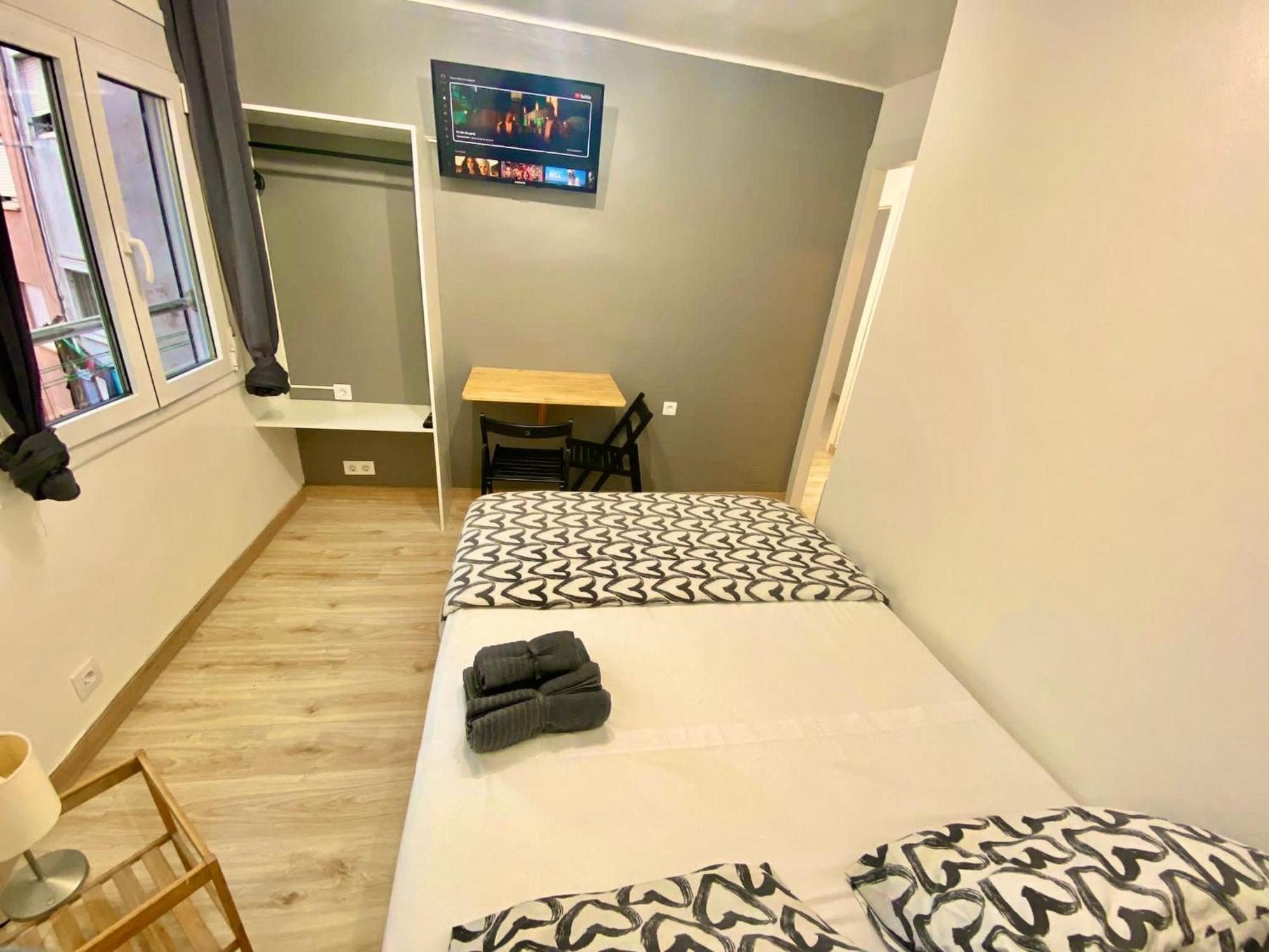 Nuevas Con Bano Privado Frente Al Metro St Mwc Barcelona-fira *
