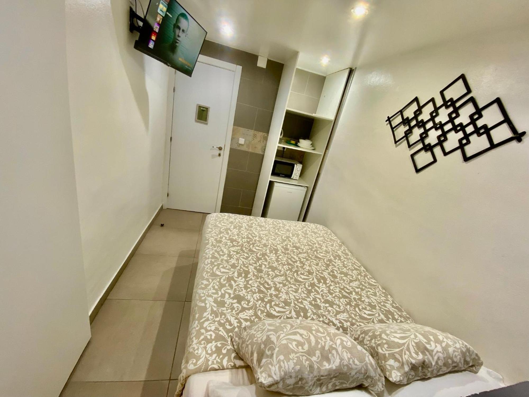 Apartment Nuevas Con Bano Privado Frente Al Metro St Mwc Barcelona-fira *